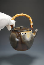 Load image into Gallery viewer, Wood Fired Huanglong Shan Zini Yixing Clay Round Kettle No.1 柴烧夹砂黄龙山紫泥烧水壶 820ml