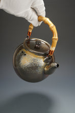 Load image into Gallery viewer, Wood Fired Huanglong Shan Zini Yixing Clay Round Kettle No.1 柴烧夹砂黄龙山紫泥烧水壶 820ml