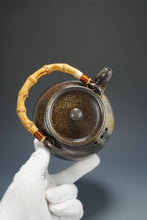 Load image into Gallery viewer, Wood Fired Huanglong Shan Zini Yixing Clay Round Kettle No.1 柴烧夹砂黄龙山紫泥烧水壶 820ml