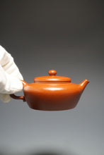 Load image into Gallery viewer, Fully Handmade Zhoupan Teapot by Huang Qiuhui 全手工黄秋慧极品朱泥周盘 110ml