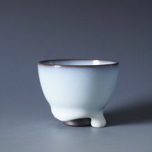 Load image into Gallery viewer, 105ml Dripping Moon White Ruyao Teacup by KengKou Studio 坑口烧汝窑月白流釉杯