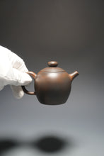 Load image into Gallery viewer, Julunzhu Nixing Teapot by Wu Sheng Sheng 坭兴吴盛胜巨轮珠 155ml