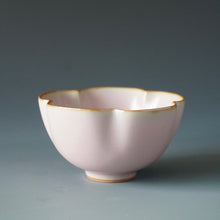 Load image into Gallery viewer, Pink Ruyao Five-Lobed Teacup by Shan Kilns 善窑粉红汝窑五瓣杯 100ml