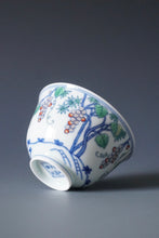 Load image into Gallery viewer, Doucai Grapes Jingdezhen Porcelain Teacup 斗彩成化葡萄杯 105ml
