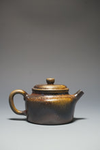 Load image into Gallery viewer, Wood Fired Dicaoqing Dezhong Yixing Teapot 底槽清柴烧德钟 130ml