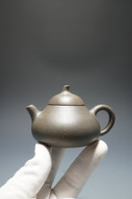 Load image into Gallery viewer, Reduction Fired Huangjin Duan Melon Yixing Teapot 黄金段还原烧匏瓜 140ml