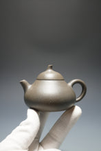 Load image into Gallery viewer, Reduction Fired Huangjin Duan Melon Yixing Teapot 黄金段还原烧匏瓜 140ml