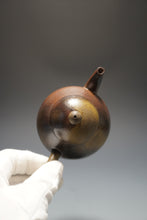 Load image into Gallery viewer, Wood Fired Dicaoqing Pear Yixing Teapot No.3 柴烧底槽清梨形 160ml
