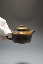 Load image into Gallery viewer, Wood Fired Dicaoqing Dezhong Yixing Teapot 底槽清柴烧德钟 130ml
