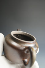 Load image into Gallery viewer, Wood Fired Dicaoqing Dezhong Yixing Teapot 底槽清柴烧德钟 130ml