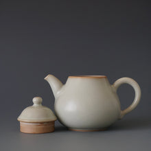 Load image into Gallery viewer, 130ml Pear Moon White Ruyao Teapot by Shan Kilns 善窑月白汝窑梨形