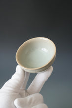 Load image into Gallery viewer, 100ml Ltd. Ed. Ruyao FangHua Beauty’s Shoulder Teacup no.2 芳华汝窑美人肩