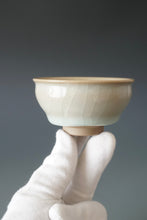 Load image into Gallery viewer, 100ml Ltd. Ed. Ruyao FangHua Beauty’s Shoulder Teacup no.3 芳华汝窑美人肩