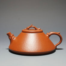 Load image into Gallery viewer, Fully Handmade Zhuni Soaring Dragon Yixing Teapot by Pan Qiyuan 全手工潘器园极品朱泥龙行天下 140ml