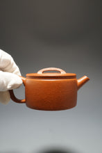 Load image into Gallery viewer, Fully Handmade Red Jiangponi Hanwa Yixing Teapot by Hu Manshan 胡漫山纯红降坡泥汉瓦 150ml