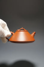 Load image into Gallery viewer, Fully Handmade Zhuni Soaring Dragon Yixing Teapot by Pan Qiyuan 全手工潘器园极品朱泥龙行天下 140ml