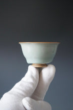 Load image into Gallery viewer, 60ml Shan Kilns Dripping Azure Ruyao Teacup 善窑汝窑天青流釉杯