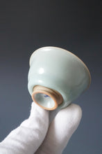 Load image into Gallery viewer, 60ml Shan Kilns Dripping Azure Ruyao Teacup 善窑汝窑天青流釉杯