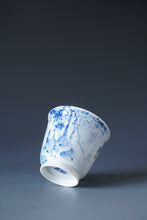 Load image into Gallery viewer, 85ml Qinghua Gourd Porcelain Teacup by KuangShi 青花匡石葫芦多福杯