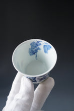 Load image into Gallery viewer, 90ml Qinghua Rooster Porcelain Teacup by KuangShi 青花匡石荫满中庭杯