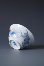 Load image into Gallery viewer, 60ml Qinghua Watermelon and Fan Porcelain Teacup by KuangShi 青花匡石手绘消暑枇杷杯