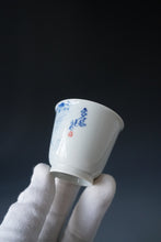 Load image into Gallery viewer, 85ml Qinghua Gourd Porcelain Teacup by KuangShi 青花匡石葫芦多福杯