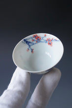 Load image into Gallery viewer, 60ml Qinghua Bird Jingdezhen Porcelain Teacup by KuangShi 青花匡石手绘花鸟风香杯