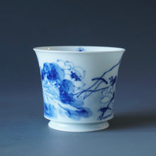 Load image into Gallery viewer, 90ml Qinghua Fragrance Porcelain Teacup by KuangShi 青花匡石香远益清杯