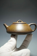 Load image into Gallery viewer, Wood Fired Dicaoqing Ziye Shipiao Yixing Teapot 柴烧底槽清子冶石瓢 145ml