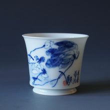 Load image into Gallery viewer, 90ml Qinghua Fragrance Porcelain Teacup by KuangShi 青花匡石香远益清杯