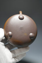Load image into Gallery viewer, Wood Fired Lao Zini from Huanglong Shan No.5 Mine Manpiao Yixing Teapot 柴烧老紫泥满瓢 430ml