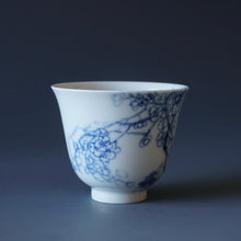 Load image into Gallery viewer, 90ml Qinghua Plum Blossoms Porcelain Teacup by KuangShi 青花匡石梅花清影杯