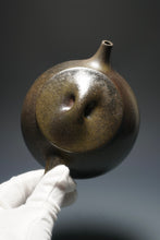 Load image into Gallery viewer, Wood Fired No.4 Mine Lao Zini Big Manpiao Teapot 四号井紫泥柴烧满瓢 440ml