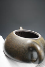 Load image into Gallery viewer, Wood Fired No.4 Mine Lao Zini Big Manpiao Teapot 四号井紫泥柴烧满瓢 440ml