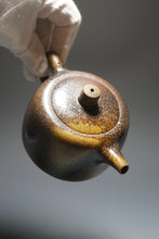 Load image into Gallery viewer, Wood Fired Dicaoqing Jinglan Yixing Teapot No.4 底槽清柴烧井栏 230ml