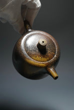 Load image into Gallery viewer, Wood Fired Dicaoqing Jinglan Yixing Teapot No.4 底槽清柴烧井栏 230ml