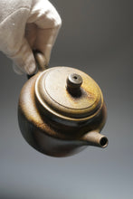 Load image into Gallery viewer, Wood Fired Dicaoqing Dezhong Yixing Teapot 底槽清柴烧德钟 240ml