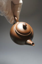 Load image into Gallery viewer, Wood Fired Dicaoqing Shuiping Teapot 底槽清柴烧小水平 90ml