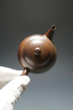 Load image into Gallery viewer, Wood Fired Dicaoqing Shuiping Teapot 底槽清柴烧小水平 90ml