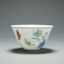 Load image into Gallery viewer, Doucai Butterflies Jingdezhen Porcelain Teacup 斗彩花蝶仿古杯 70ml