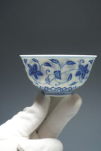 Load image into Gallery viewer, Wood Fired Qinghua 4 Seasons Flower Jingdezhen Porcelain Teacup 柴窑青花四季花杯 140ml