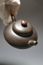 Load image into Gallery viewer, 125ml Hehuan Dark Grey Nixing Teapot by Li Wenxin 李文新坭兴合欢 (深)