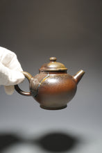 Load image into Gallery viewer, Wood Fired Lao Zini Julunzhu Yixing Teapot 柴烧老紫泥巨轮珠 200ml