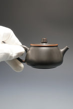Load image into Gallery viewer, 80ml Pinggai Shipiao Dark Nixing Teapot by Li Wenxin 李文新平盖石瓢(深)