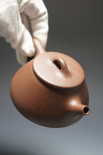 Load image into Gallery viewer, Handpicked TianQingNi Shipiao Yixing Teapot 天青泥石瓢壶 220ml