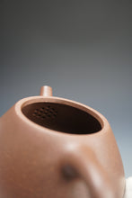 Load image into Gallery viewer, Handpicked TianQingNi Shipiao Yixing Teapot 天青泥石瓢壶 220ml