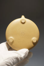 Load image into Gallery viewer, Fully Handmade Benshan Lüni Ziye Shipiao by Zhao Yu 全手工赵宇本山绿泥子冶石瓢 180ml