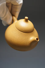 Load image into Gallery viewer, Huangjin Duan Melon Yixing Teapot 黄金段匏瓜 140ml