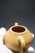 Load image into Gallery viewer, Huangjin Duan Melon Yixing Teapot 黄金段匏瓜 140ml