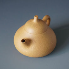 Load image into Gallery viewer, Huangjin Duan Melon Yixing Teapot 黄金段匏瓜 140ml